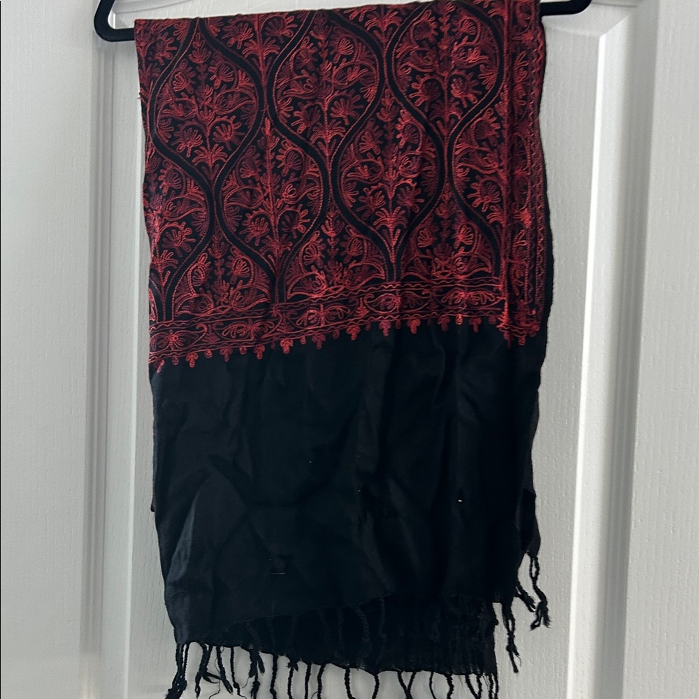 Red and Black Patterned Scarf